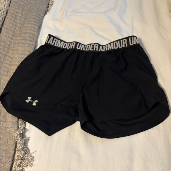 Under Armour Black Performance Shorts - Picture 1 of 1